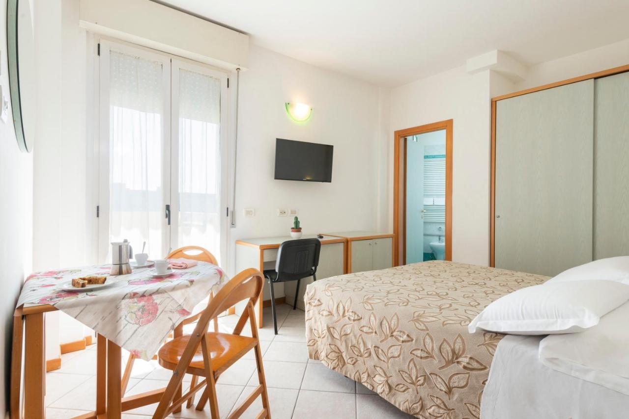 Hotel Residence Imperial Misano Adriatico Ngoại thất bức ảnh