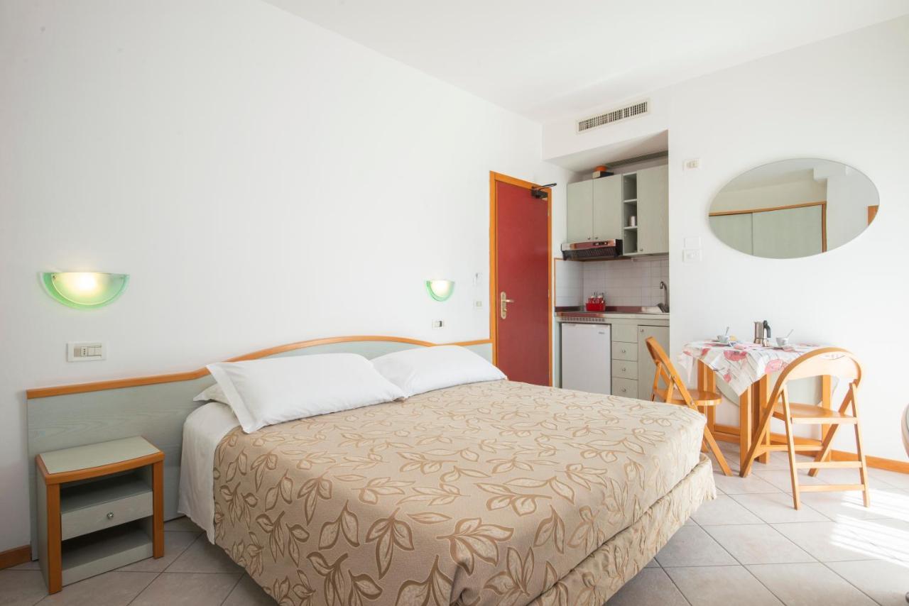 Hotel Residence Imperial Misano Adriatico Ngoại thất bức ảnh